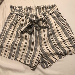 Ardene Paper bag waist shorts